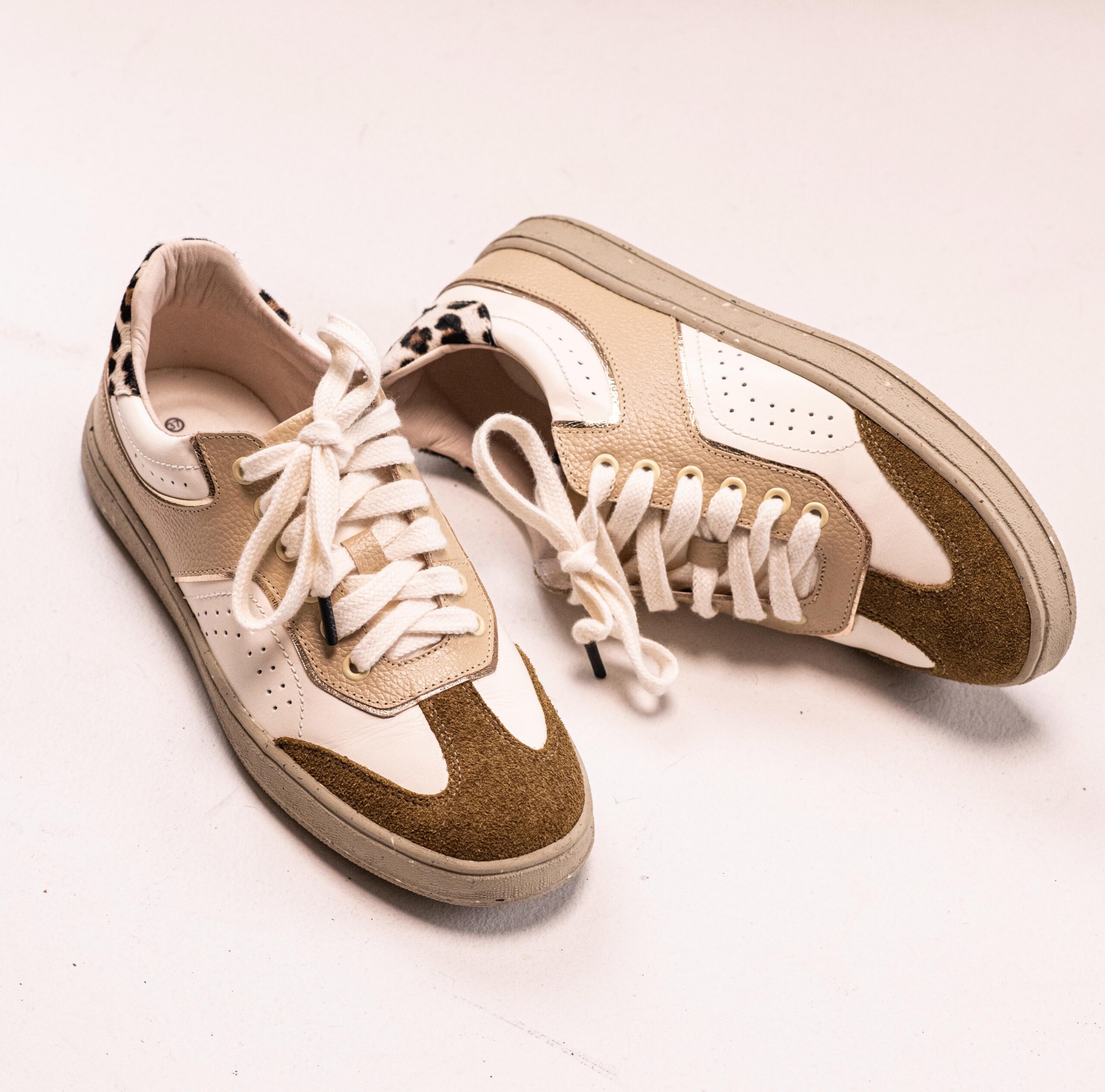 La Novedad TENIS ALINA
