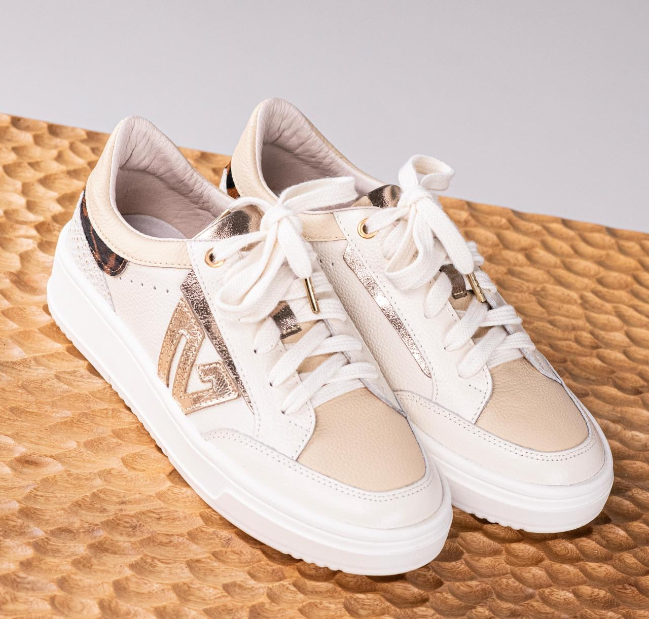 La Novedad Tenis NNAVI