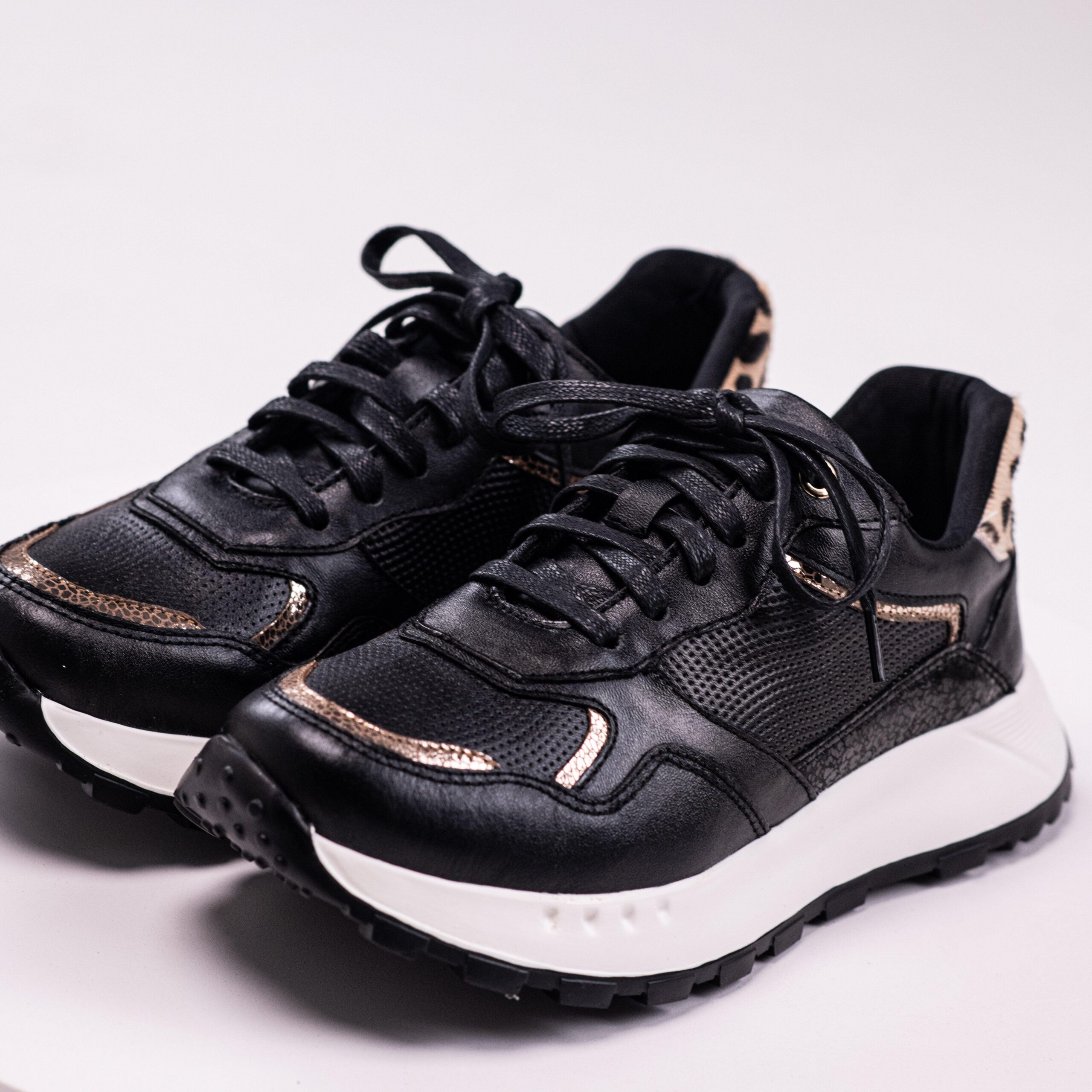 TENIS CHIC